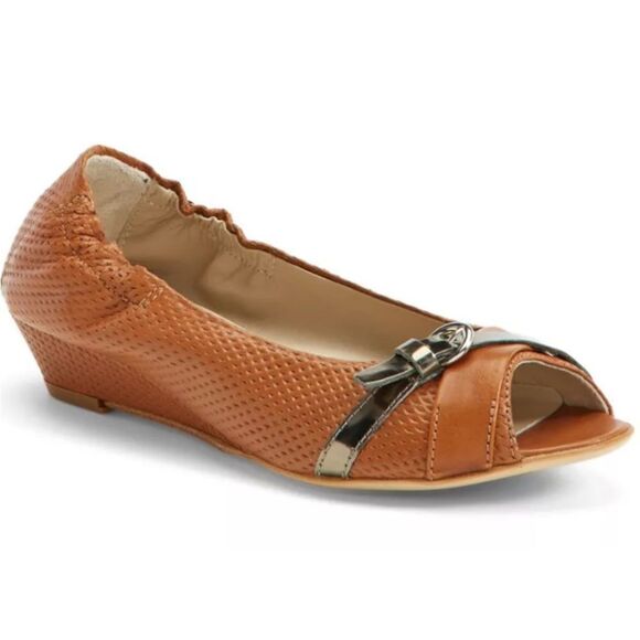New AGL Attilio Giusti Leombruni Brandy perforated leather low wedge open toe 7 - Picture 1 of 10
